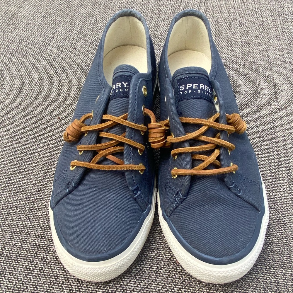 Sperry Women Seacoast Boat Shoe in Navy